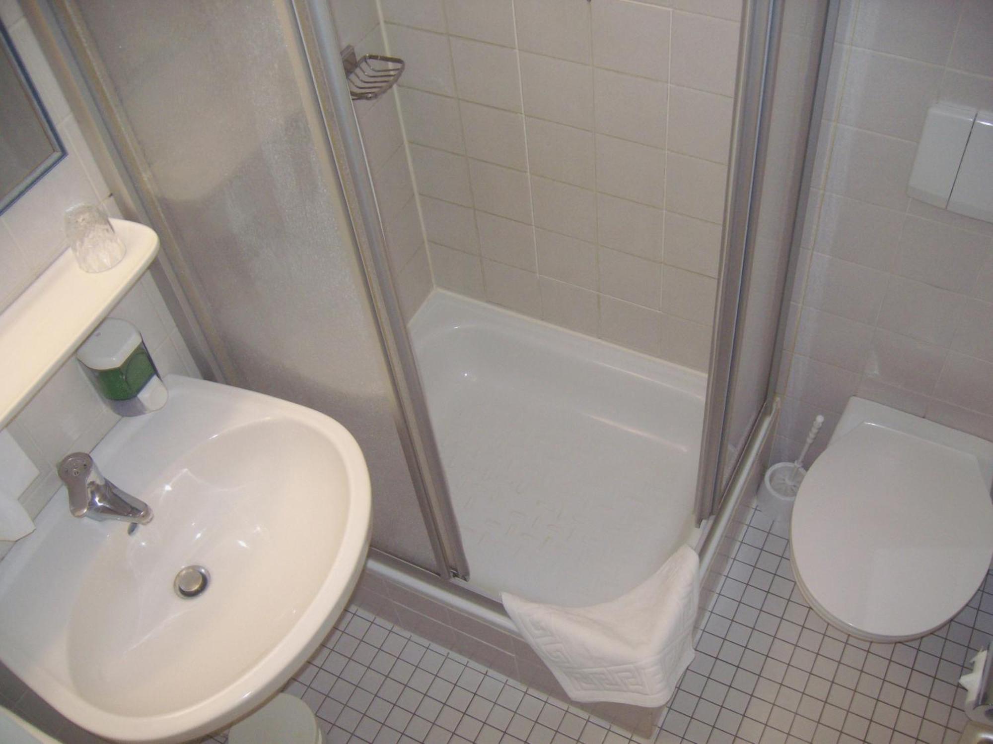Hotel Am Bahnhof 스탕달 외부 사진