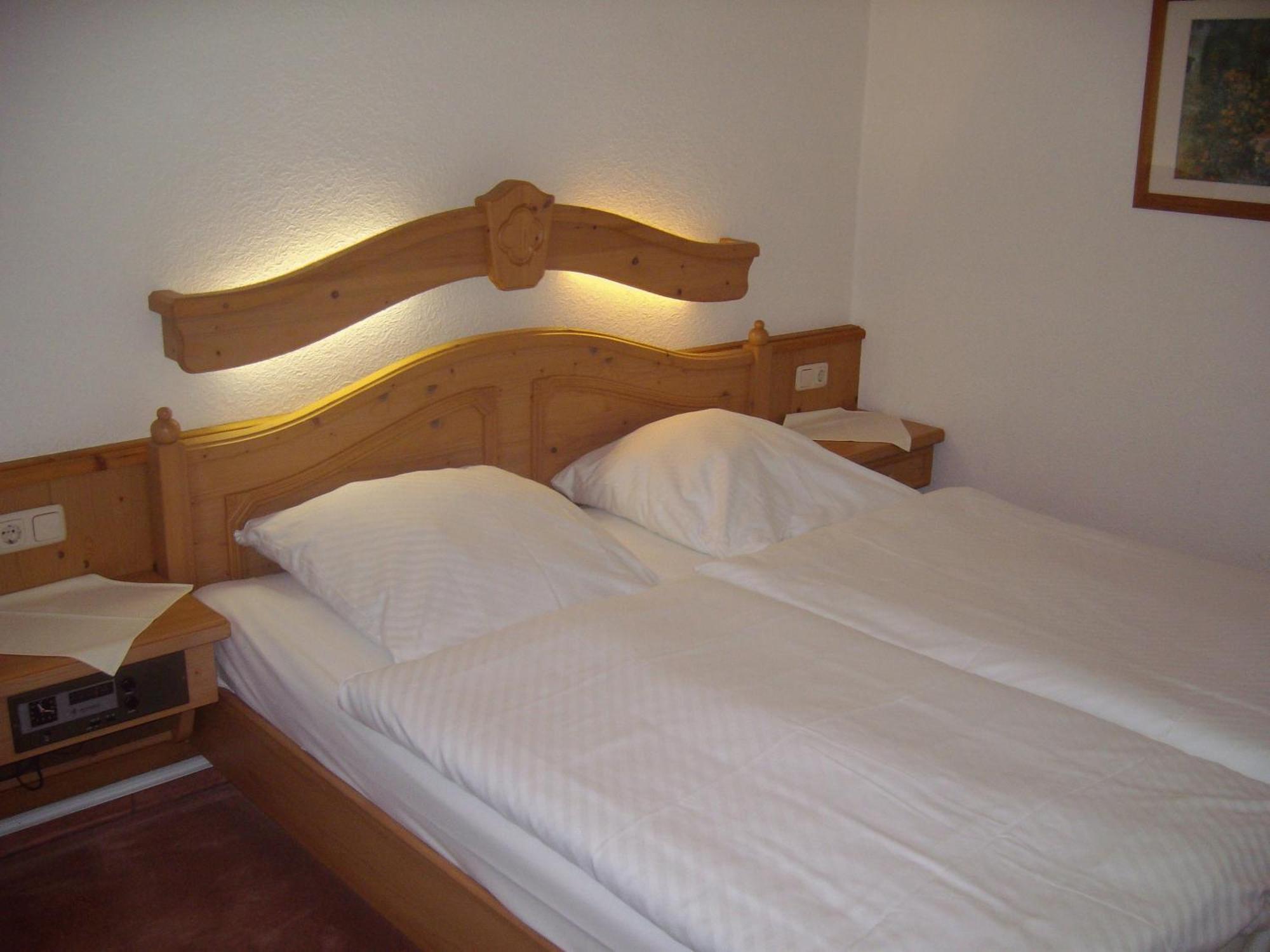 Hotel Am Bahnhof 스탕달 외부 사진