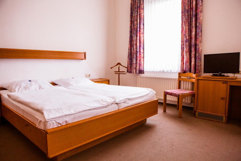 Hotel Am Bahnhof 스탕달 객실 사진