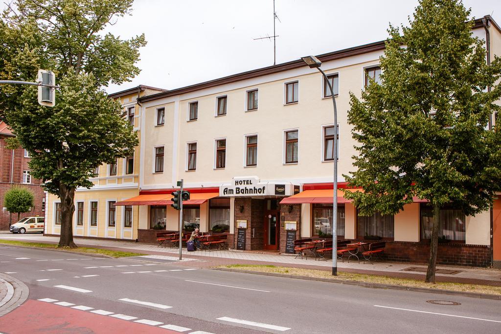 Hotel Am Bahnhof 스탕달 외부 사진